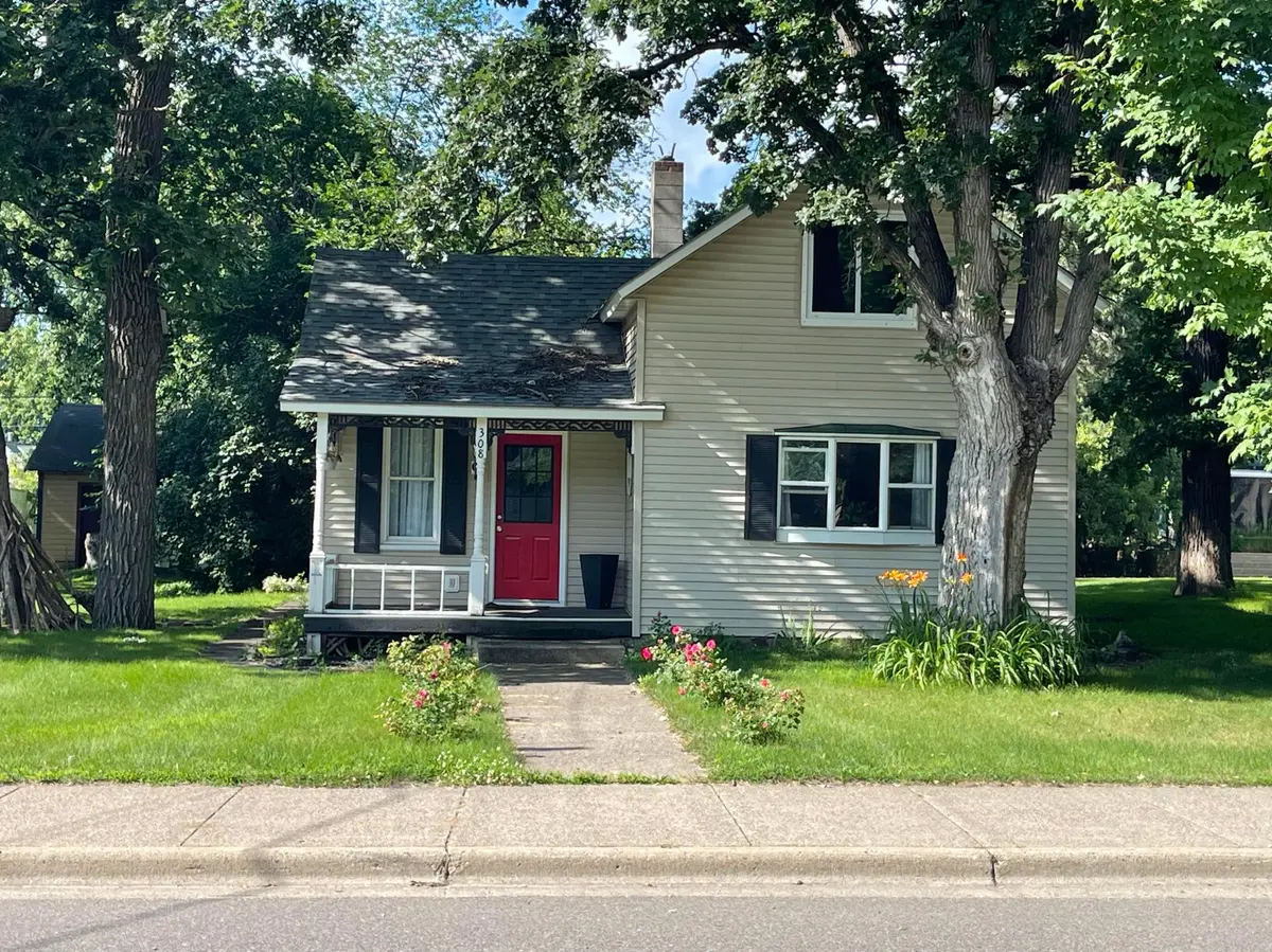 308 E Centre ST, Royalton, MN 56373