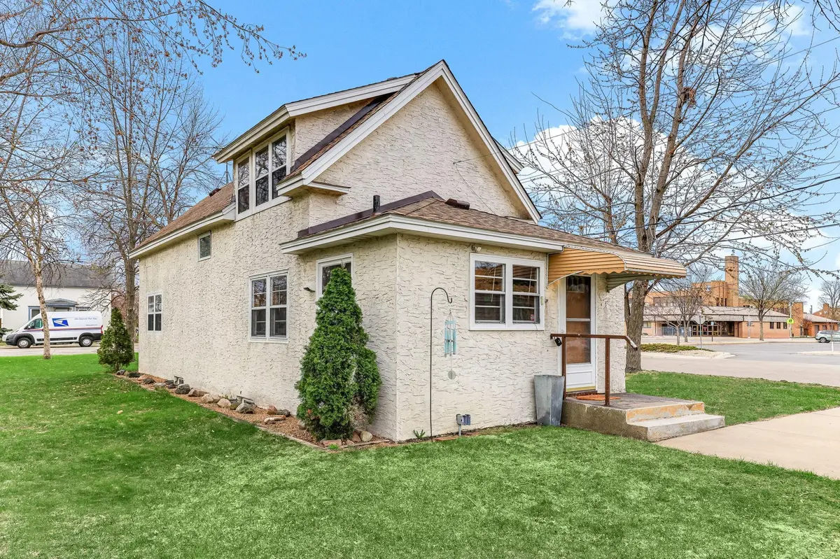 601 Jackson ST, Anoka, MN 55303