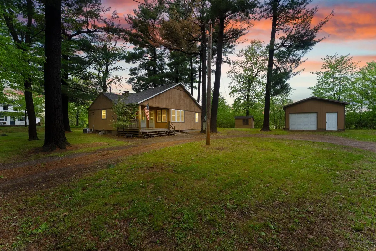 423 Cypress AVE N, Braham, MN 55006
