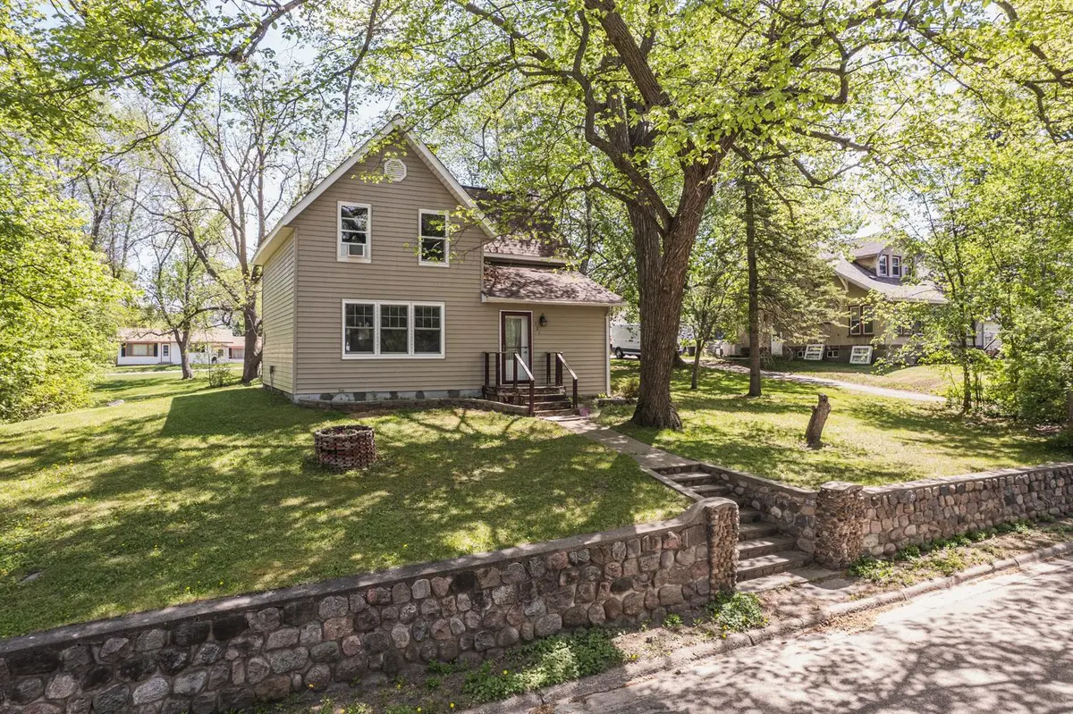 301 4th ST SE, Pelican Rapids, MN 56572
