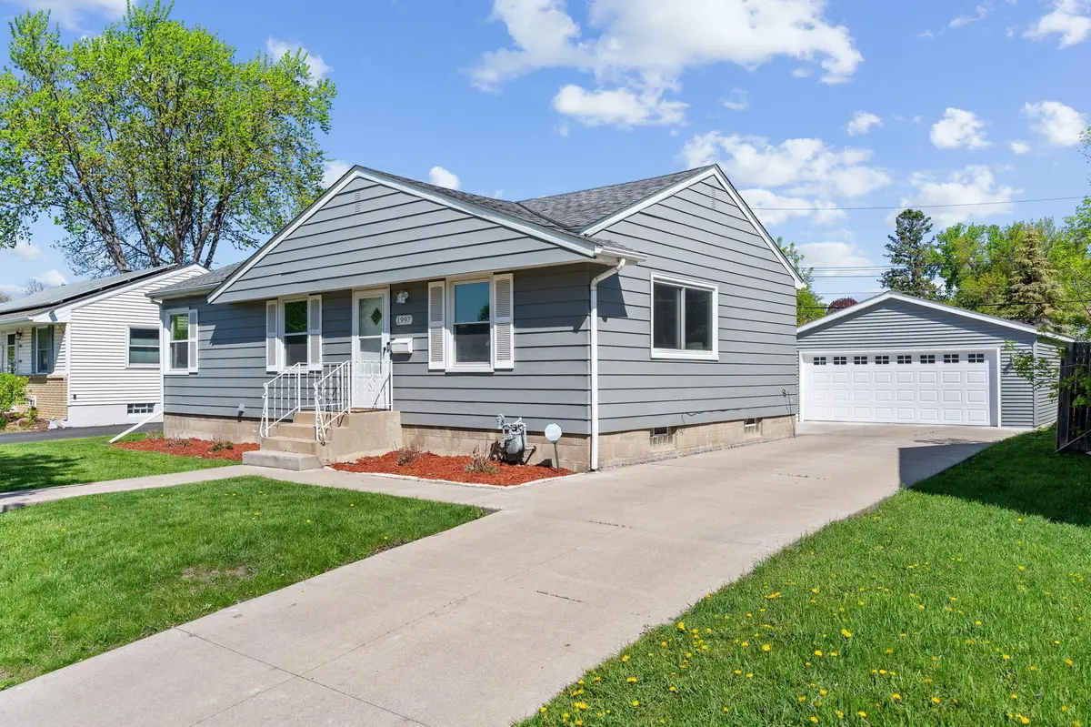 1997 Worcester AVE, Saint Paul, MN 55116