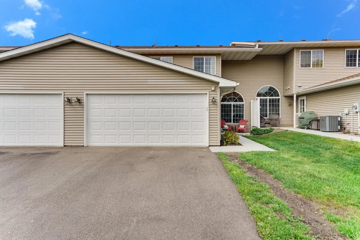 1125 Ridgestone PL, Buffalo, MN 55313