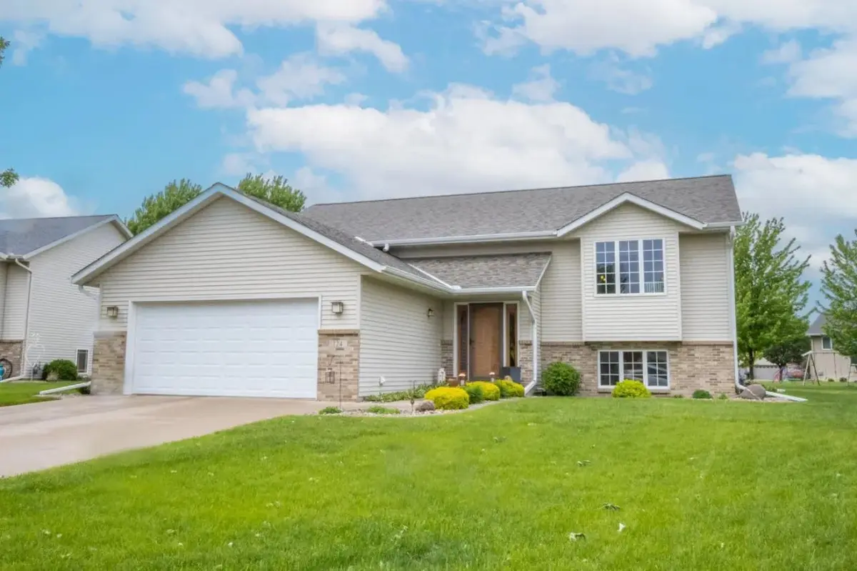 124 Waynesborough WAY, Mankato, MN 56001