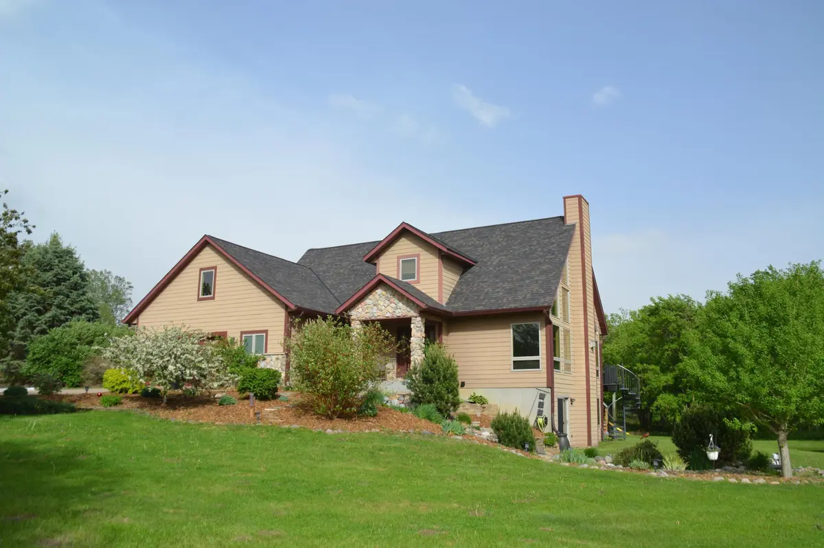 W11085 470th AVE, Prescott, WI 54021