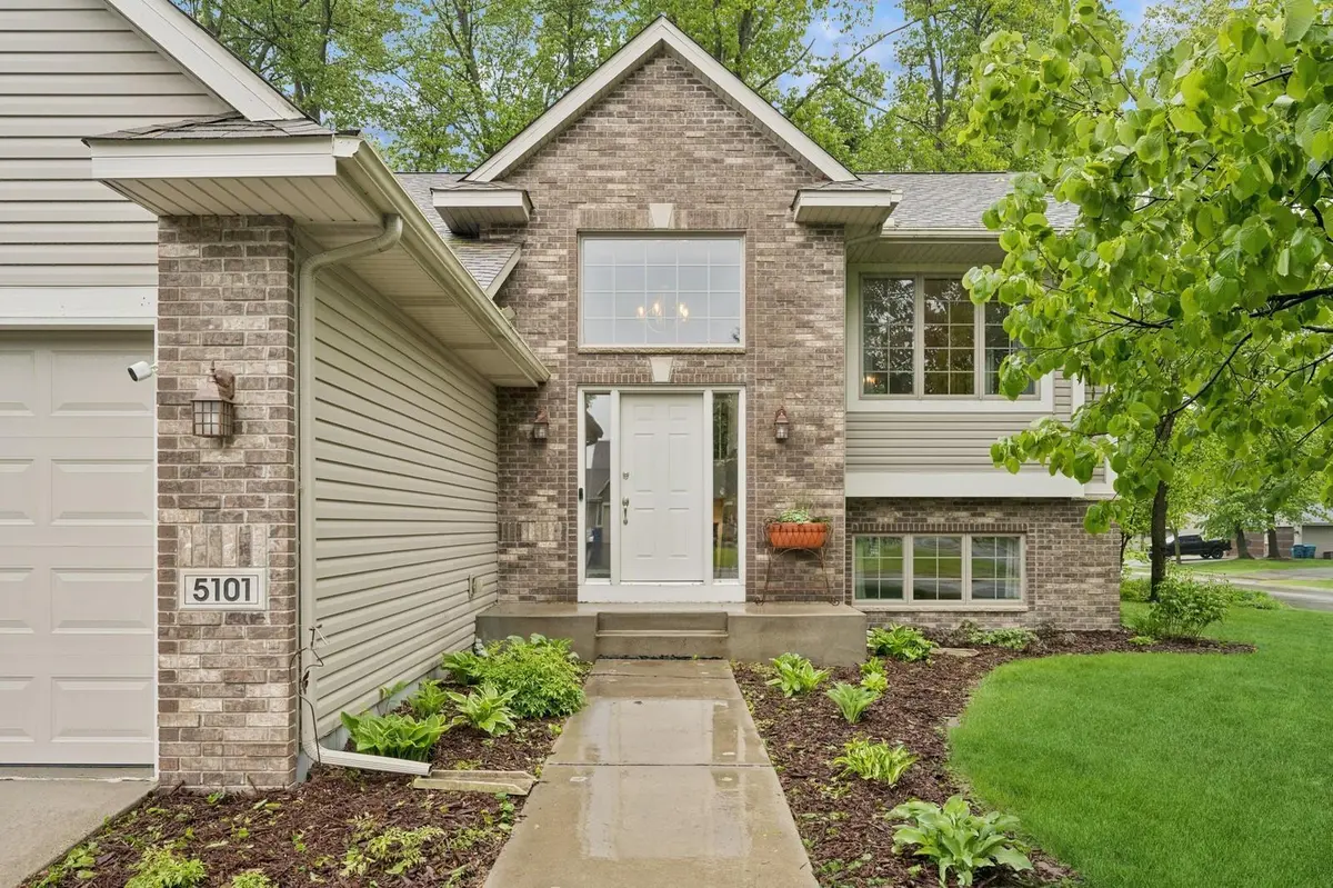 5101 201st ST N, Forest Lake, MN 55025
