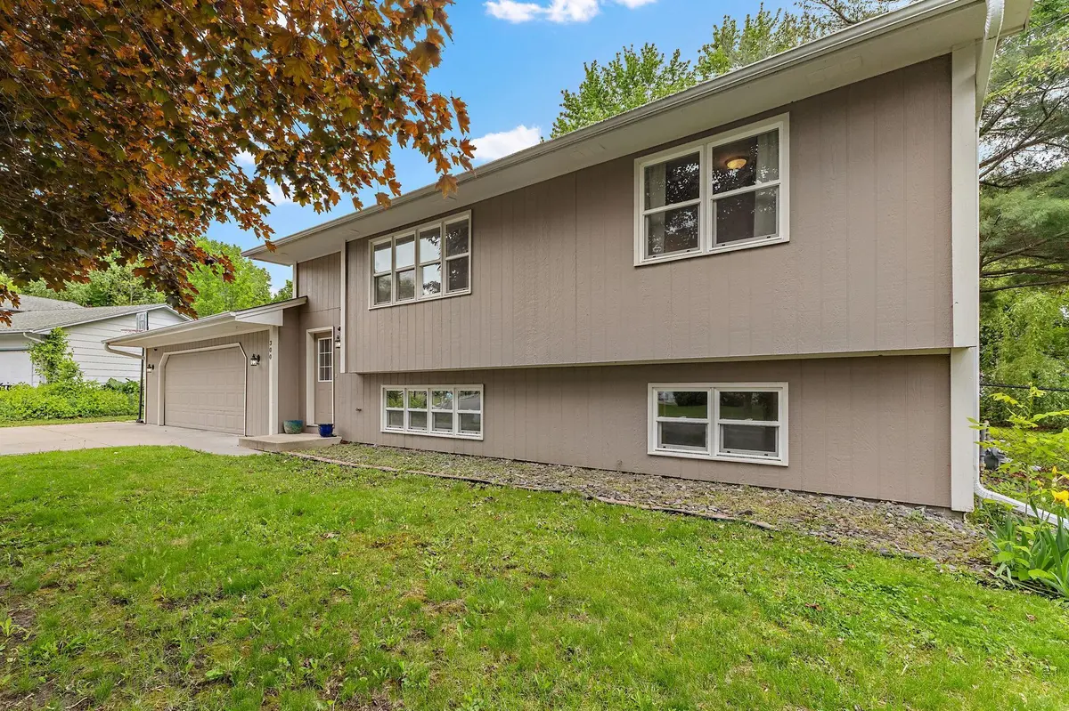 300 Iris LN SW, Saint Michael, MN 55376