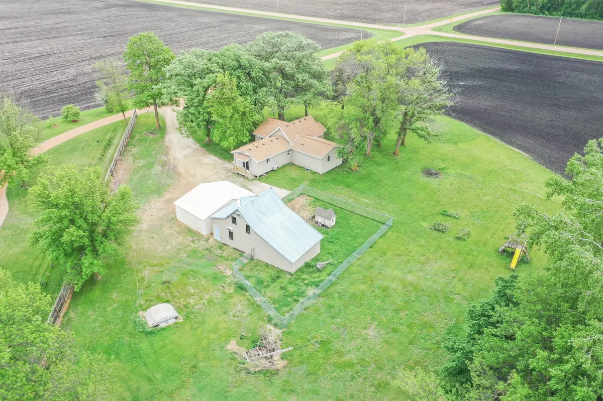 28918 Dewy LN, New Prague, MN 56071