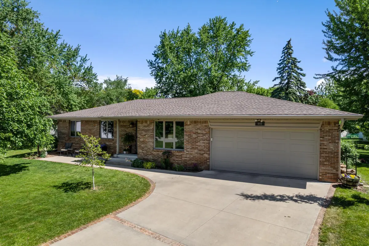 492 Kerry CT, Winona, MN 55987