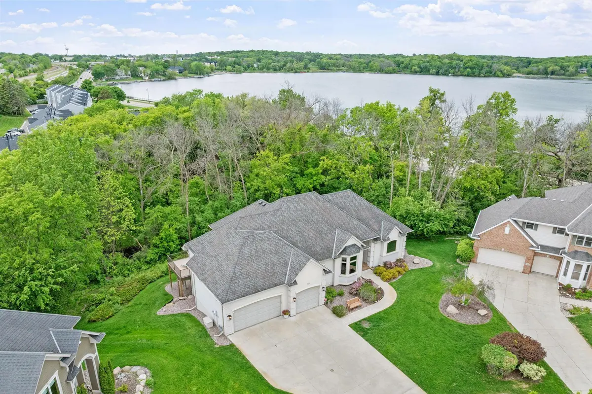 315 Wolf Pointe TRL, Long Lake, MN 55356