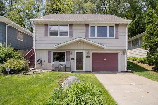 742 8th AVE S, South Saint Paul, MN 55075