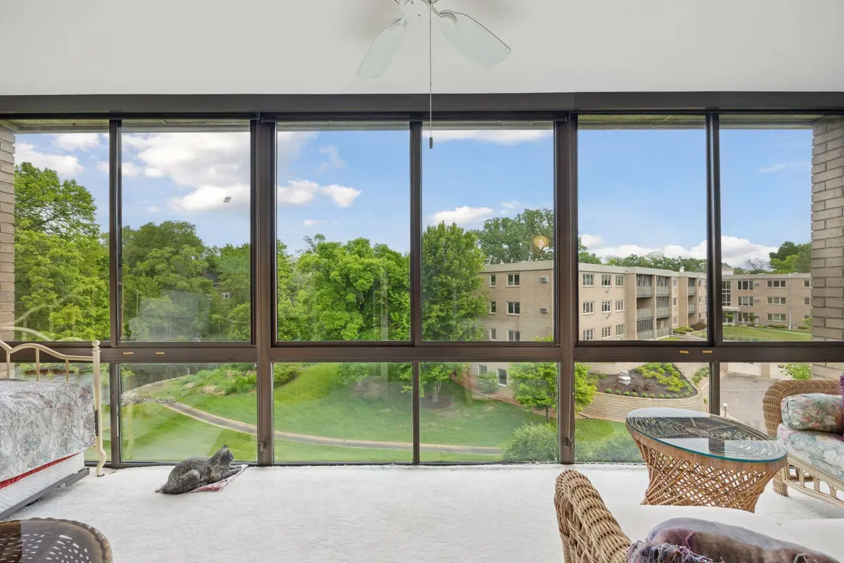 4360 Brookside CT #305, Edina, MN 55436