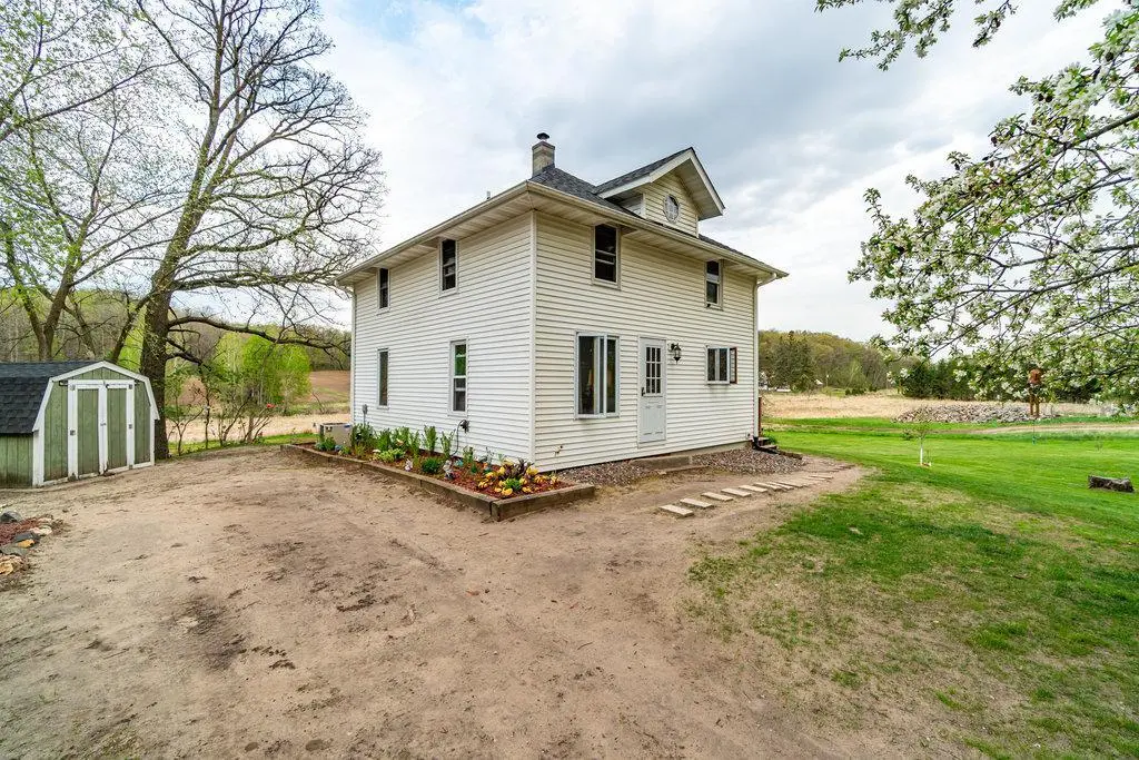 N9450 90th ST, Downing, WI 54734
