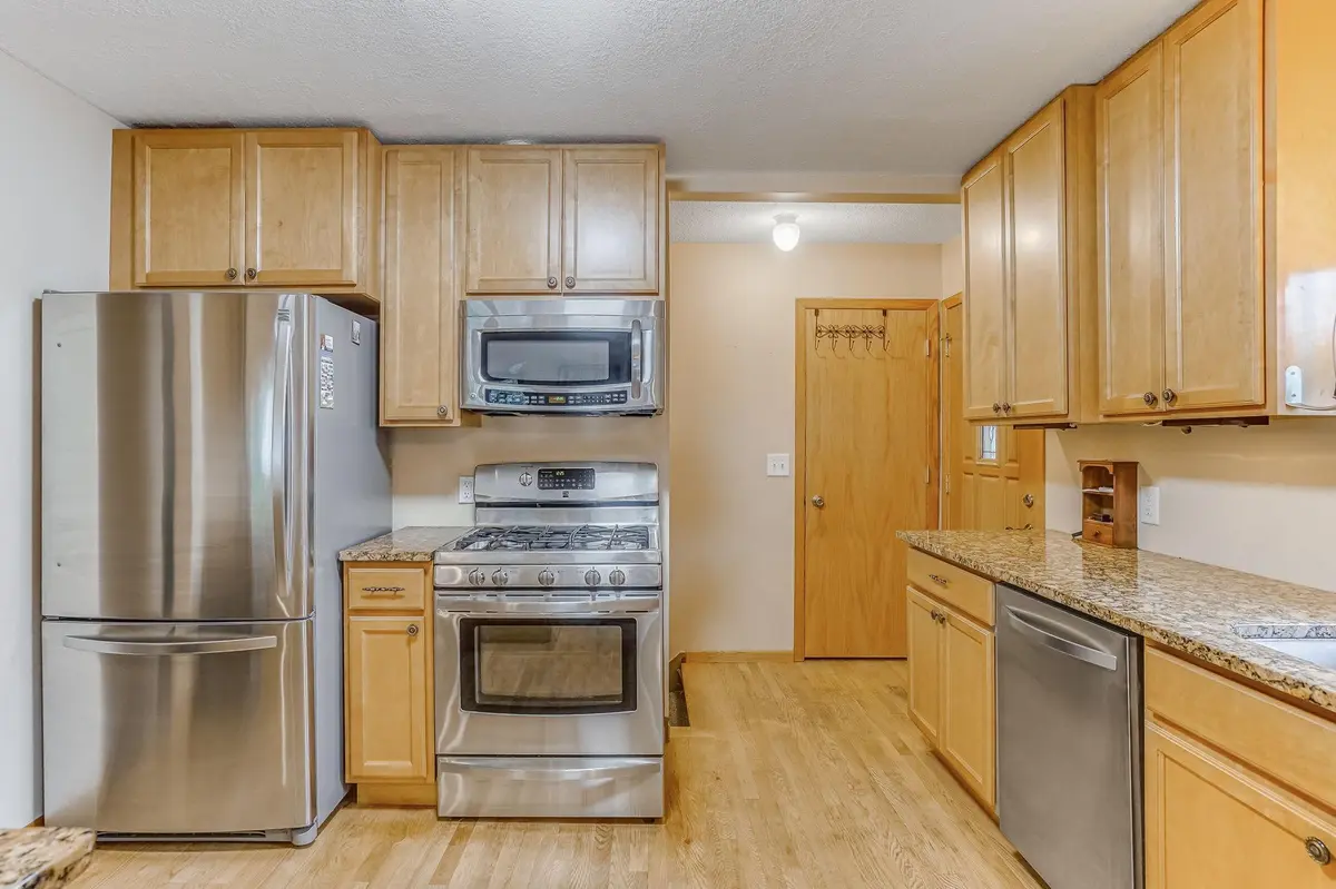 1221 43rd AVE NE, Columbia Heights, MN 55421
