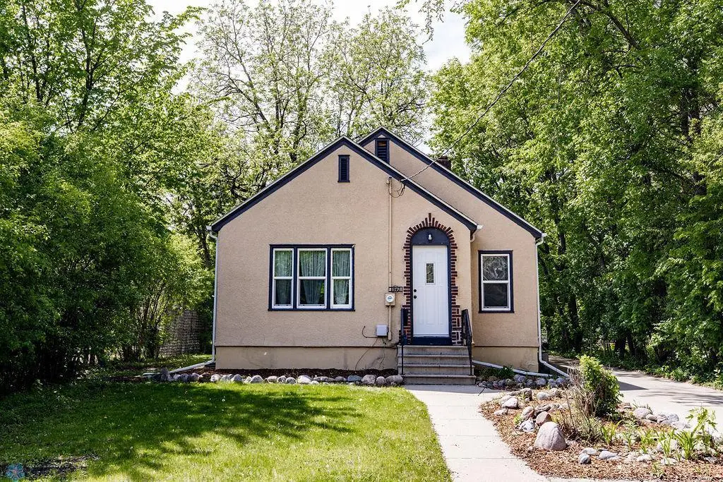 1342 10th ST N, Fargo, ND 58102
