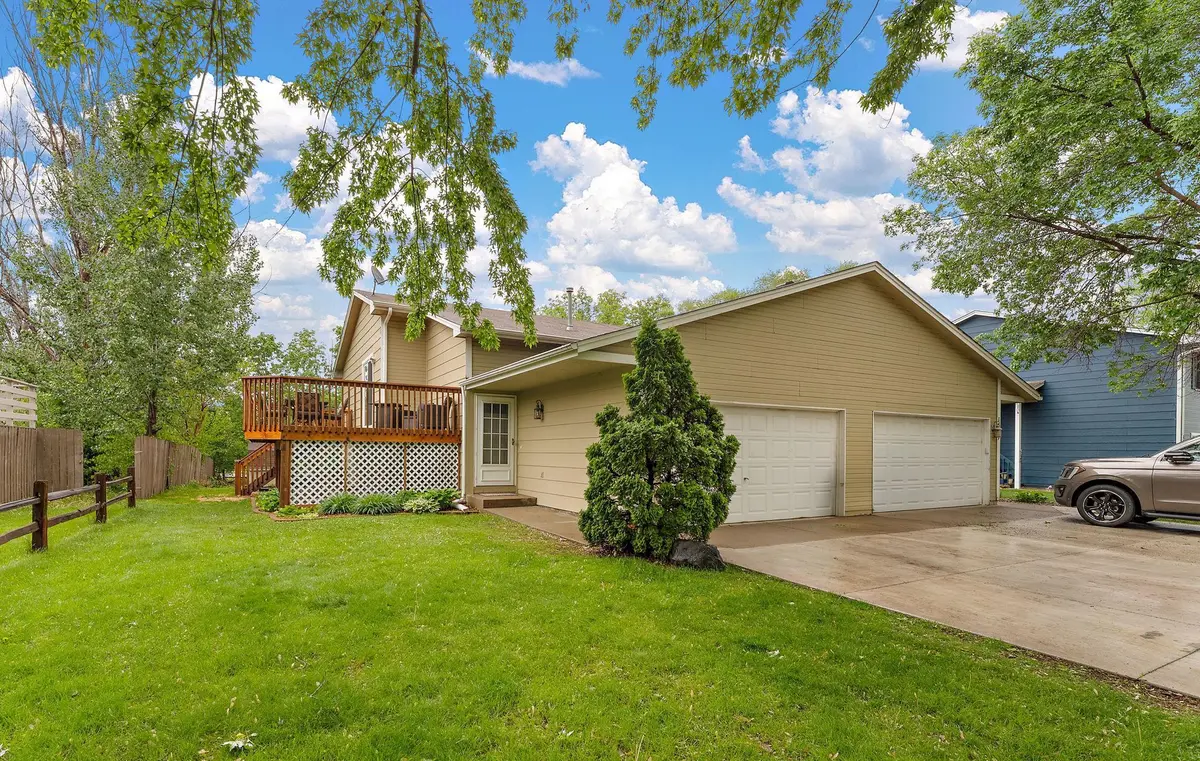 1533 Roundhouse CIR, Shakopee, MN 55379
