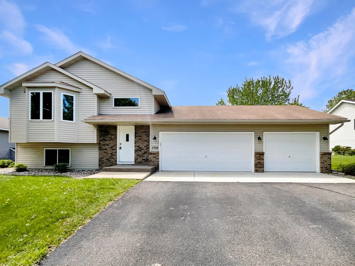 1708 Fountain LN, Waconia, MN 55387