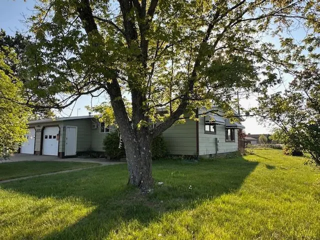 45 Glen CIR, Babbitt, MN 55706