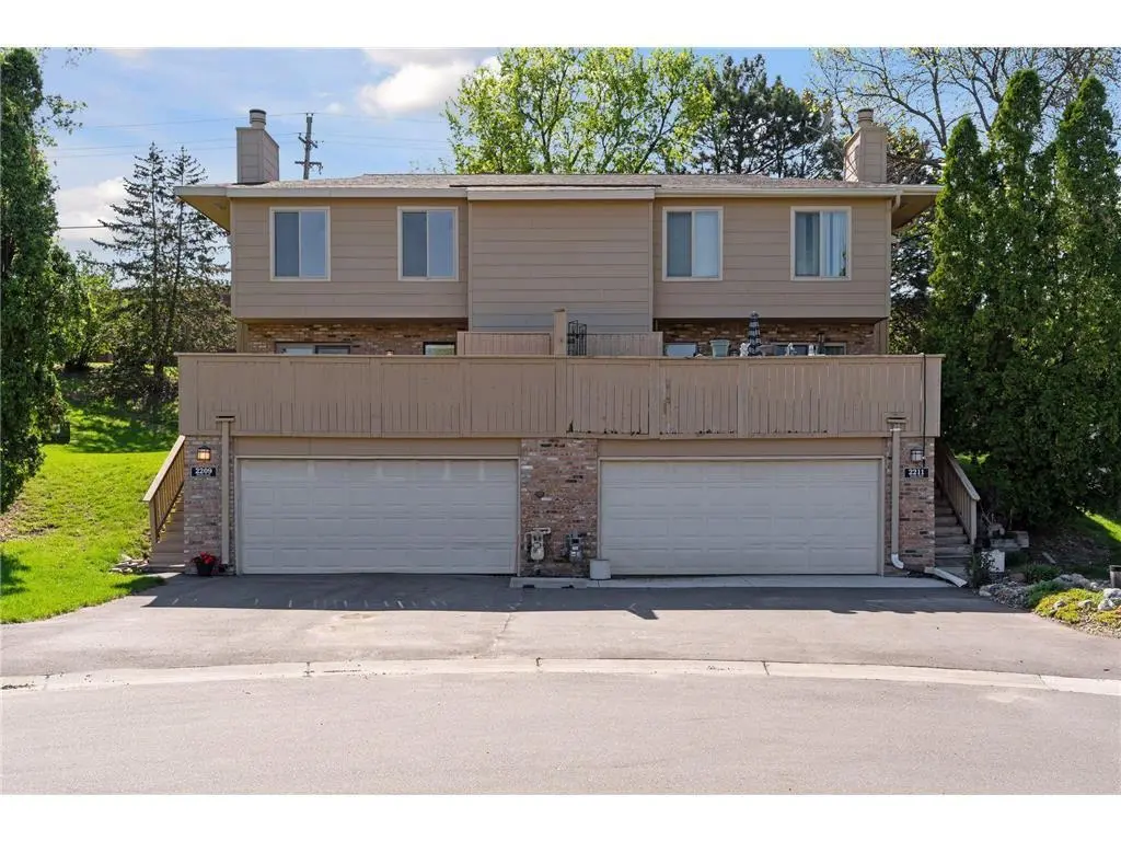 2209 Stroden CIR, Minneapolis, MN 55427