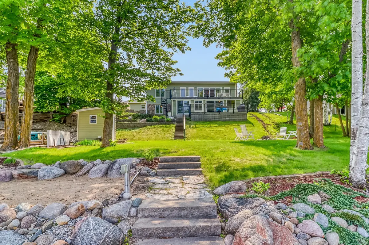 2284 Long Lake RD, Detroit Lakes, MN 56501