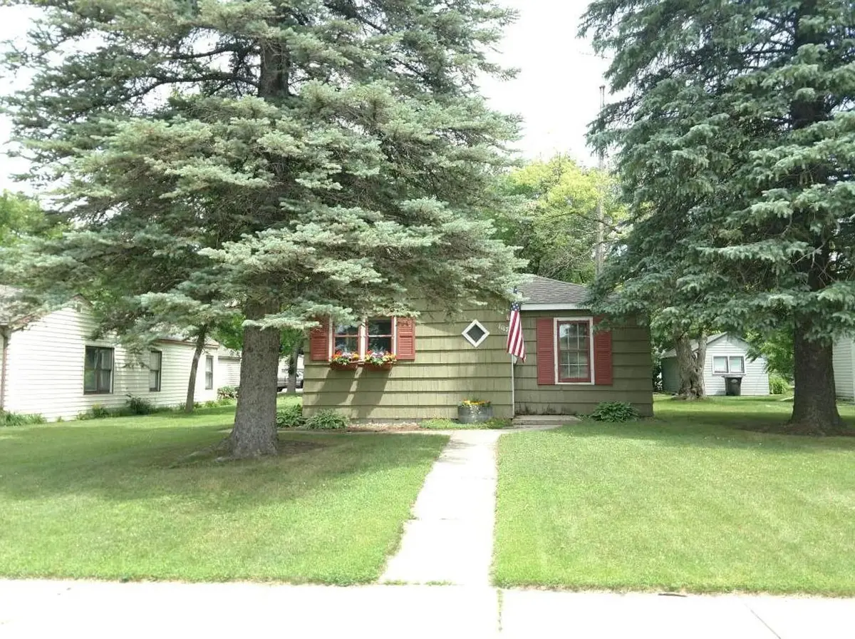 1117 7th ST SW, Willmar, MN 56201