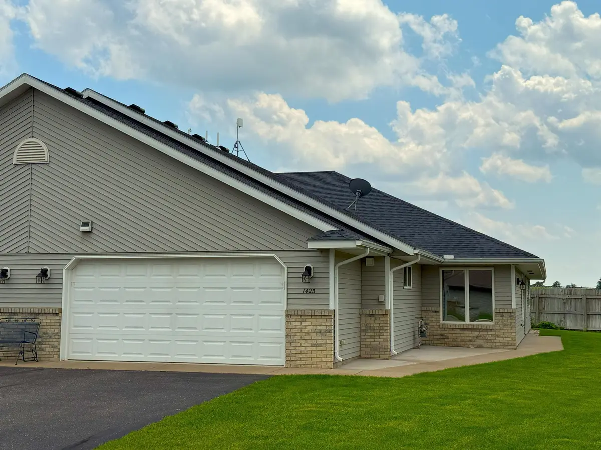1423 Fairview LN, Little Falls, MN 56345