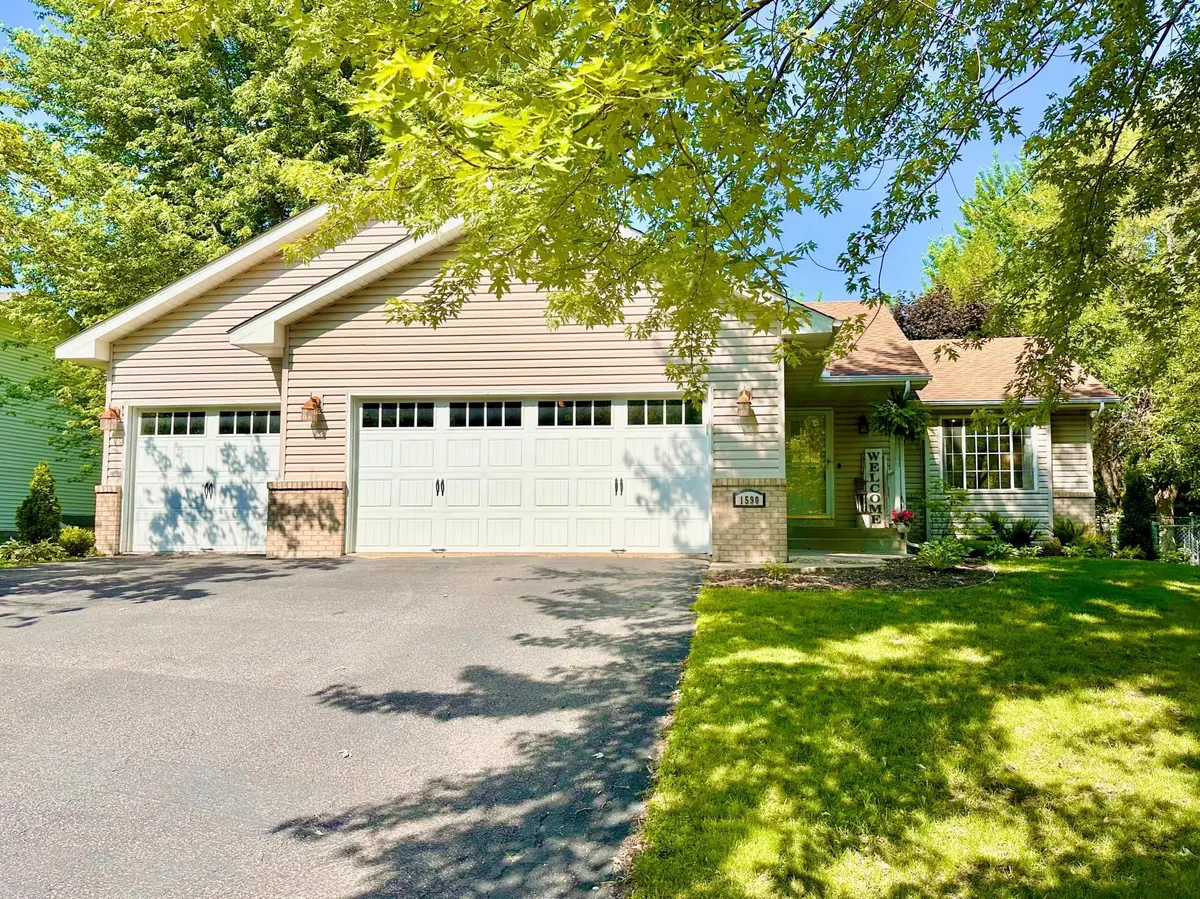 1590 Fountain LN, Waconia, MN 55387