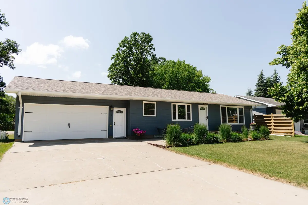111 Bedrock LN, Cavalier, ND 58220