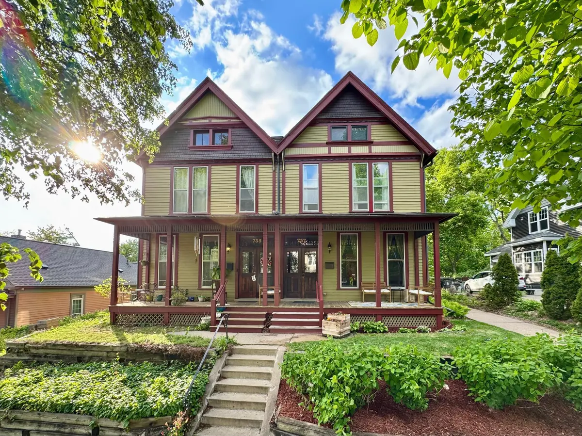 737 5th ST E, Saint Paul, MN 55106