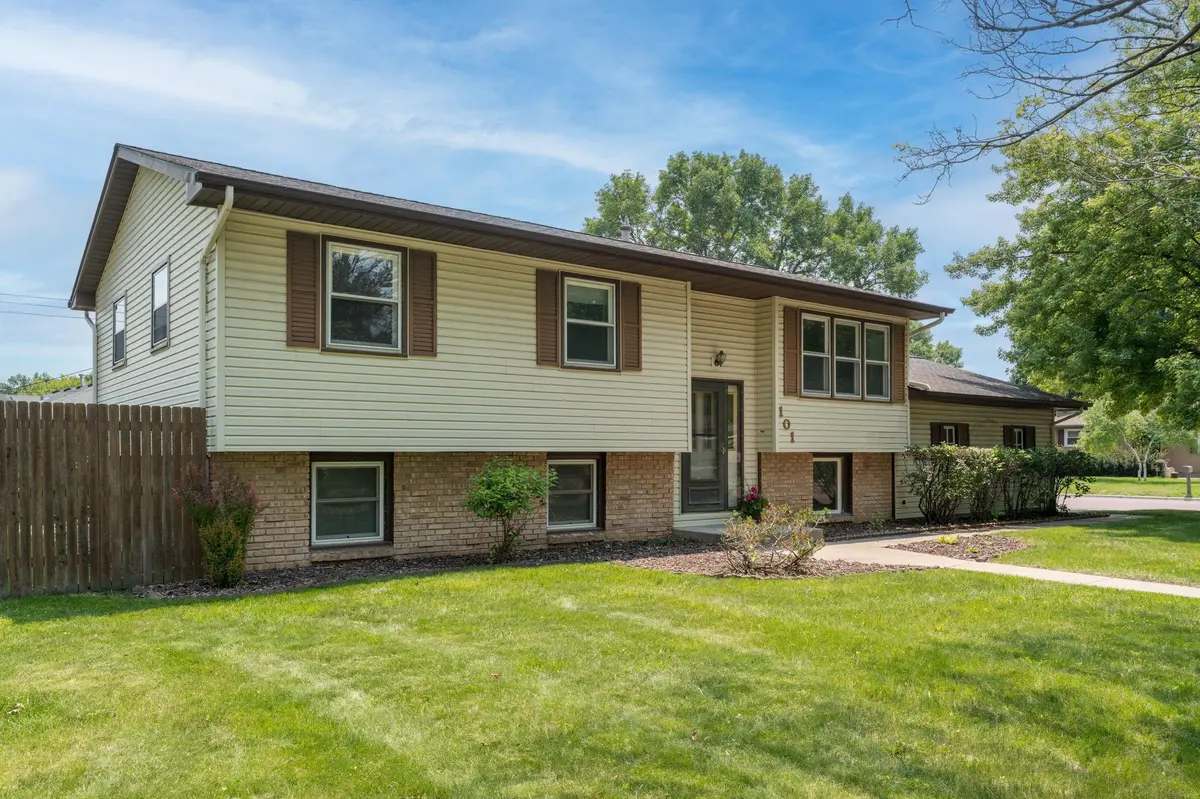 101 Marabou DR, Mankato, MN 56001
