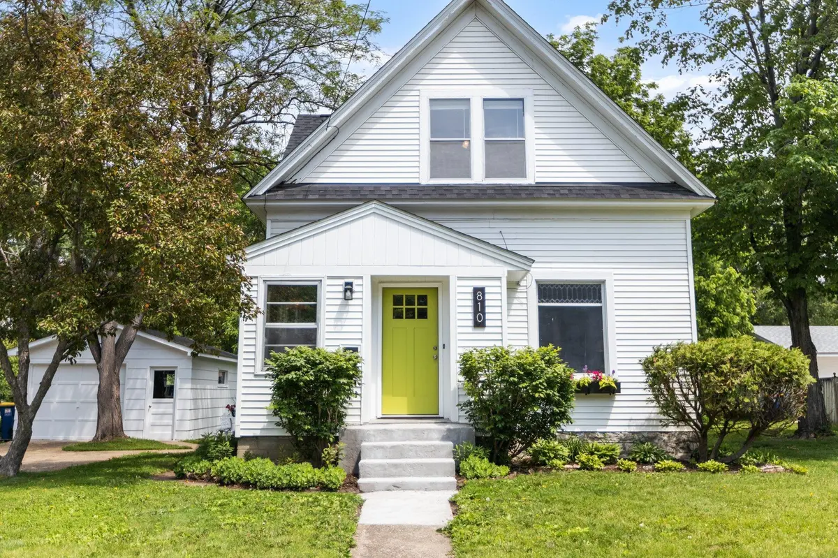 810 7th ST NW, Faribault, MN 55021
