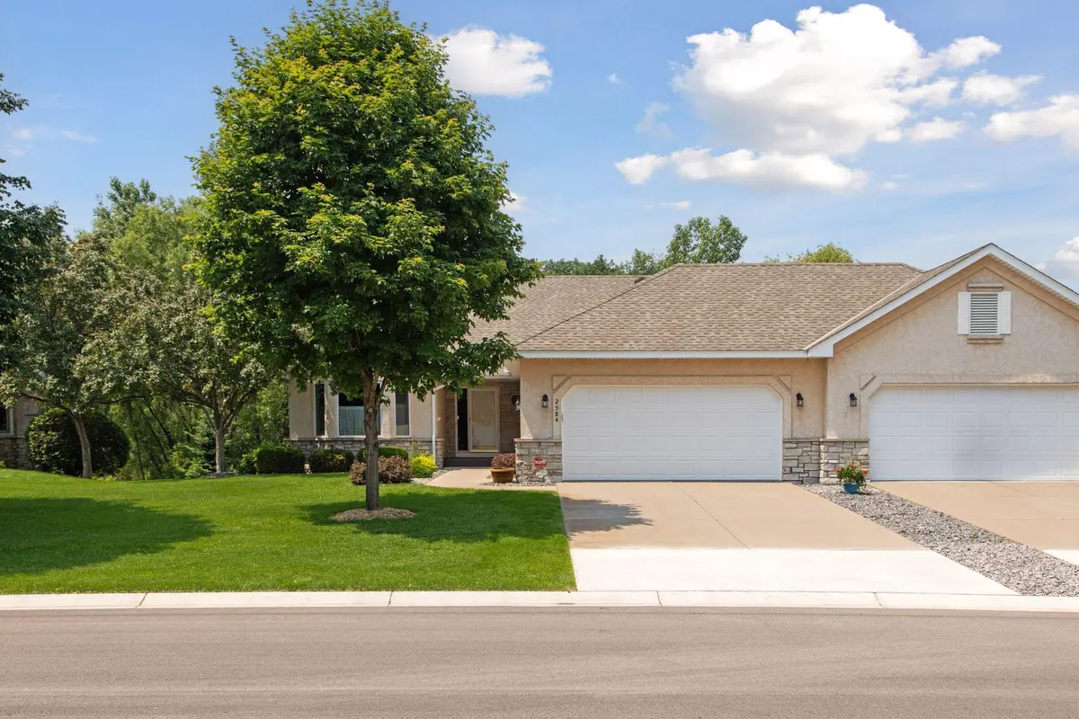 2584 Parkview CT, White Bear Lake, MN 55110