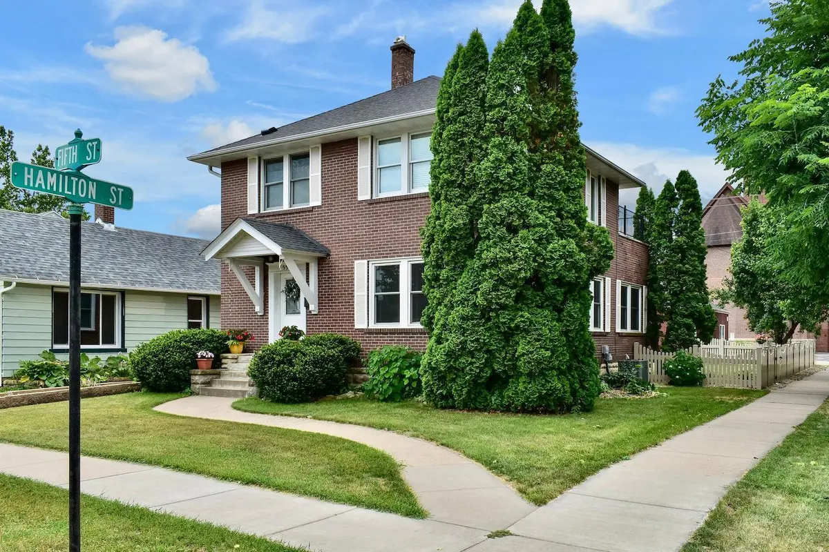 551 E 5th ST, Winona, MN 55987