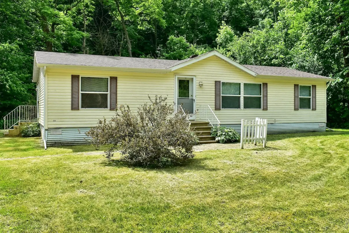 25324 E Burns Valley RD, Winona, MN 55987