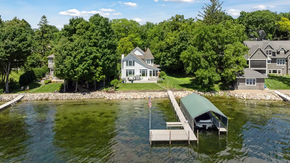 465 Lakeview AVE, Tonka Bay, MN 55331