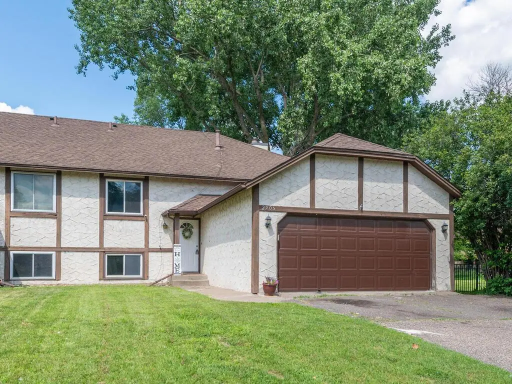 2905 Flag AVE N, New Hope, MN 55427