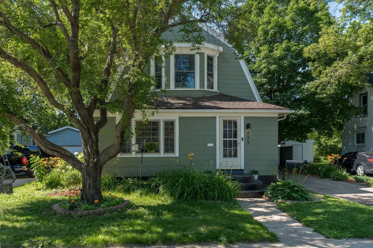 433 South AVE, North Mankato, MN 56003