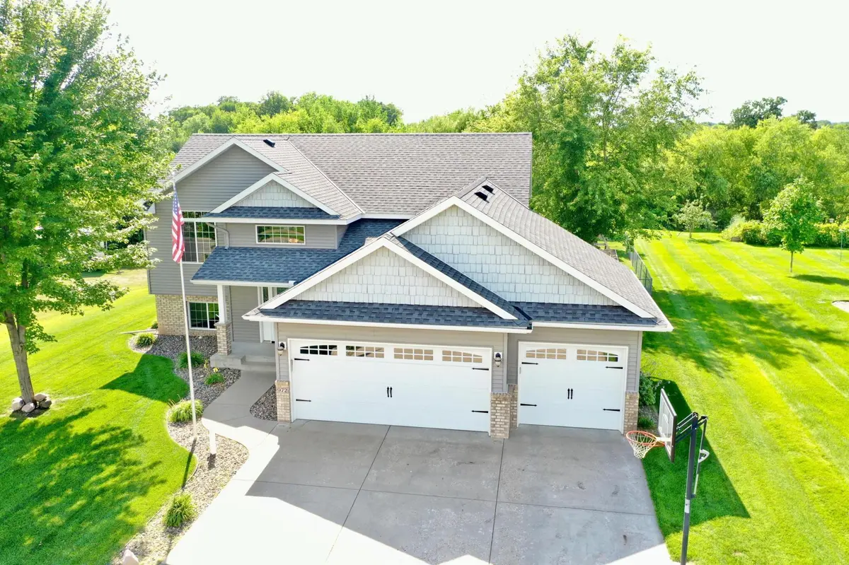 972 Waters Edge CIR, Avon, MN 56310