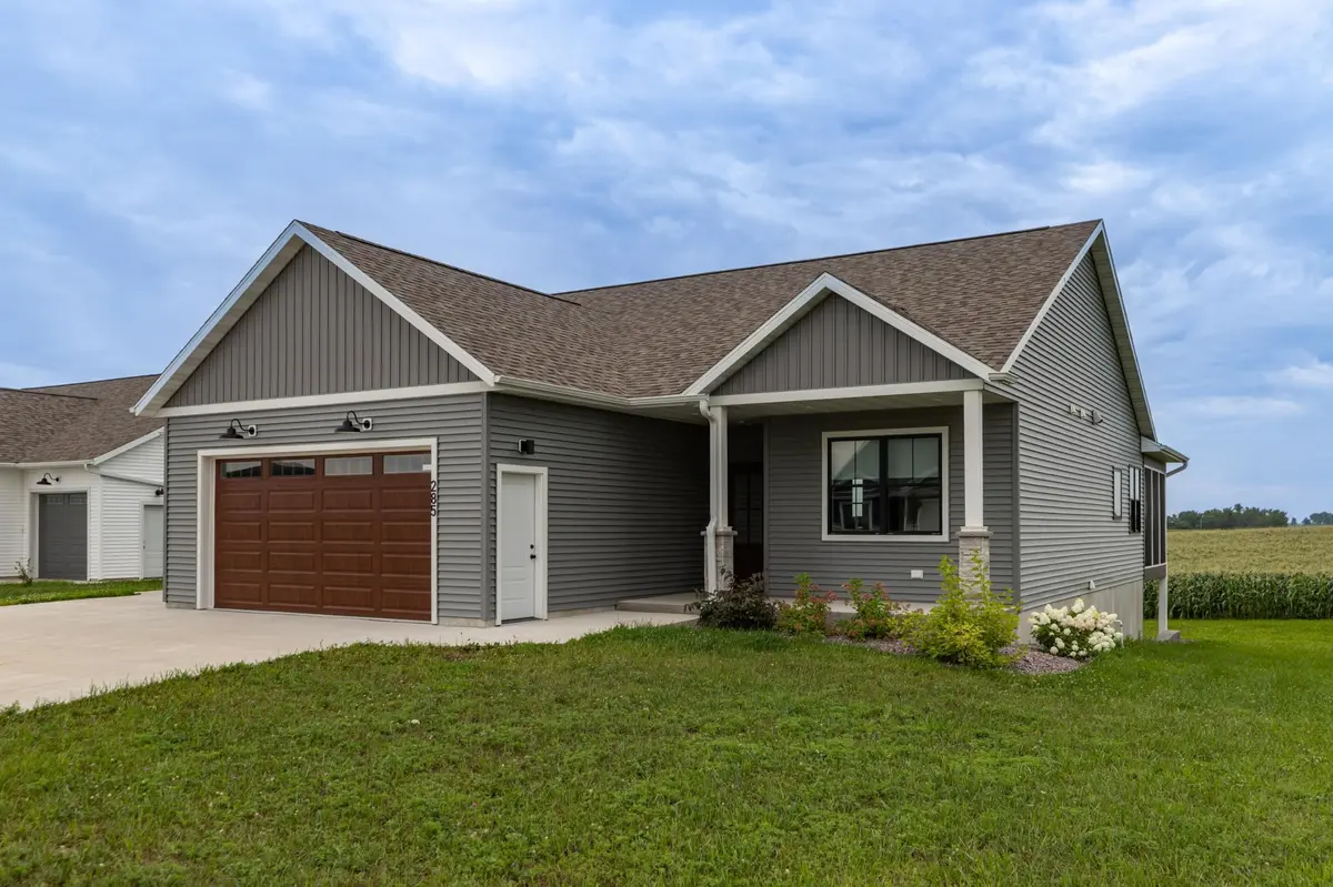 285 7th AVE SE, Plainview, MN 55964
