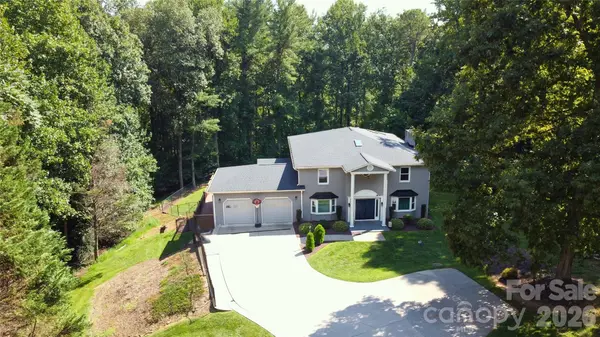 2193 Hawthorne LN, Wilkesboro, NC 28697