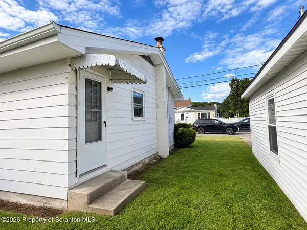 415 Franklin ST, Jermyn, PA 18433