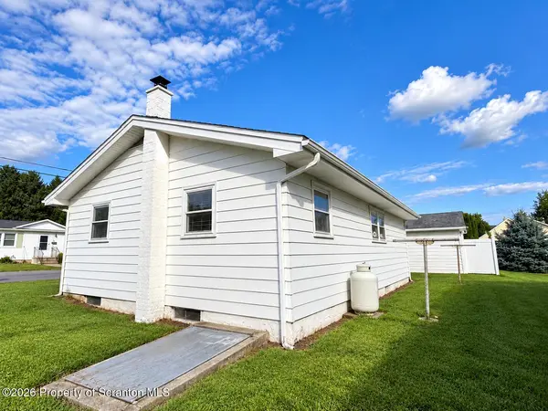 415 Franklin ST, Jermyn, PA 18433