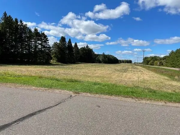 8136 325th AVE NW, Princeton, MN 55371