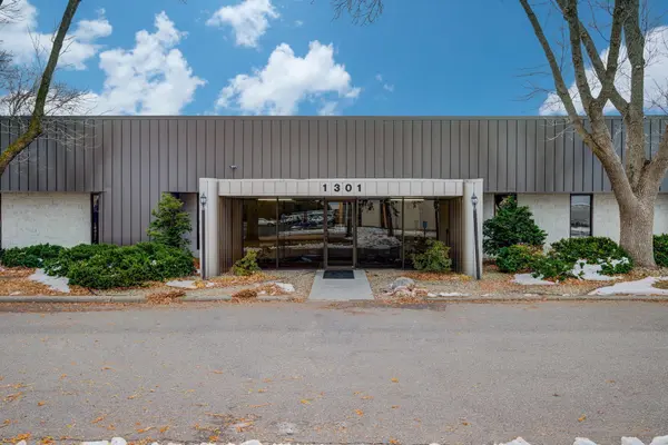1301 Cliff RD E #114, Burnsville, MN 55337