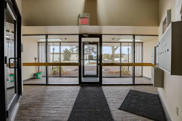 1301 Cliff RD E #114, Burnsville, MN 55337
