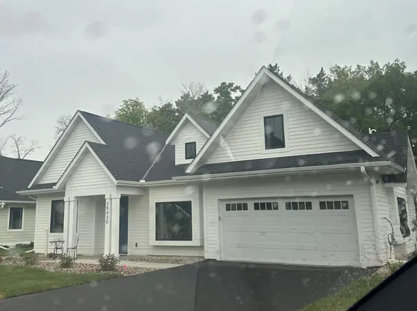 25430 Park LN,  Shorewood,  MN 55331