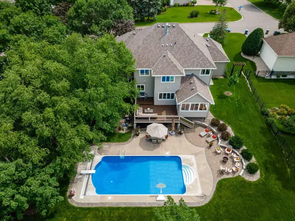 16404 Eagle Ridge DR, Minnetonka, MN 55345