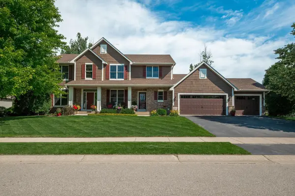 18912 Explorer TRL,  Eden Prairie,  MN 55347