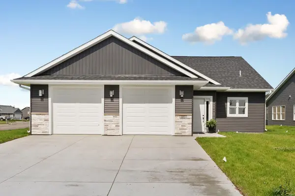 883 Escalade LN SE, Owatonna, MN 55060