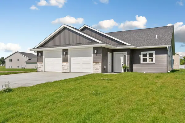 883 Escalade LN SE, Owatonna, MN 55060