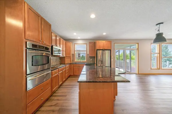 5249 99th CIR N, Brooklyn Park, MN 55443
